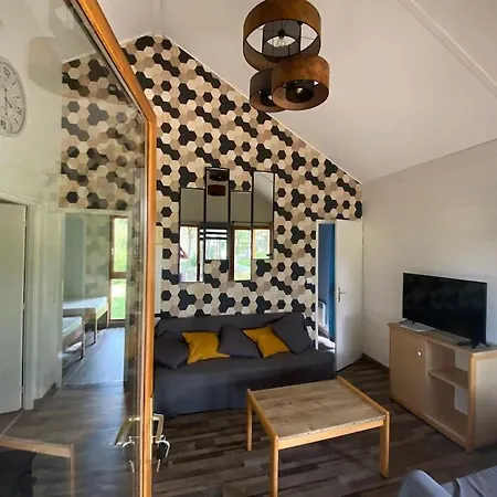 Nature - 4 Personnes A Holiday home Signy-le-Petit